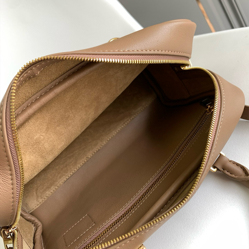 LOEWE Amazona 23 Handbag