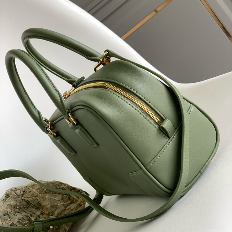LOEWE Amazona 23 Handbag
