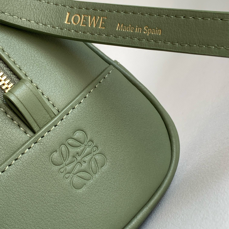 LOEWE Amazona 23 Handbag