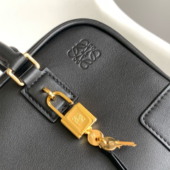 LOEWE Amazona 23 Handbag