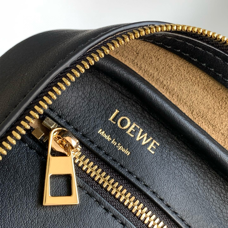 LOEWE Amazona 23 Handbag