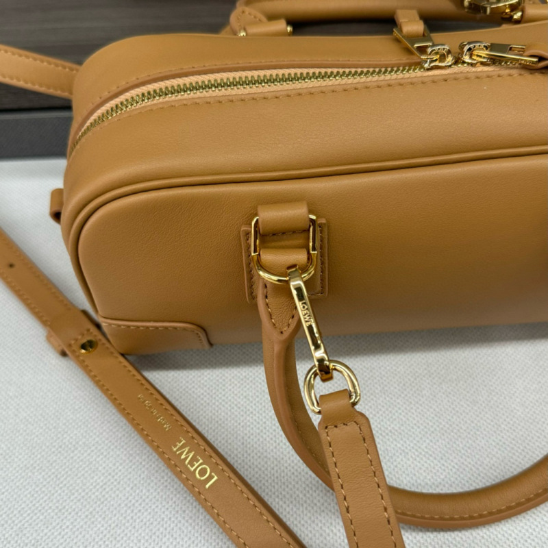 LOEWE Amazona 23 Cropped Bag