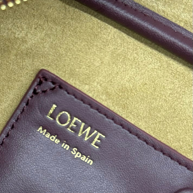 LOEWE Amazona 23 Cropped Bag