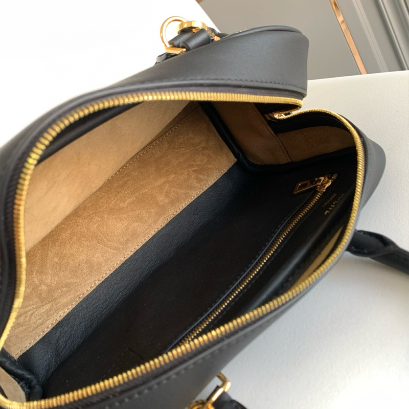 LOEWE Amazona 23 Handbag