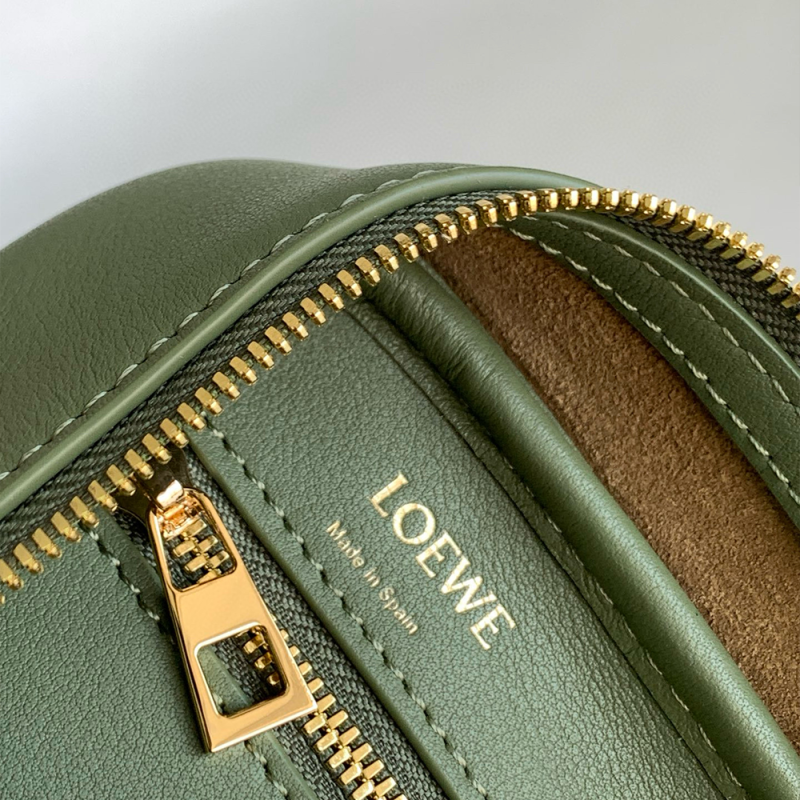 LOEWE Amazona 23 Handbag