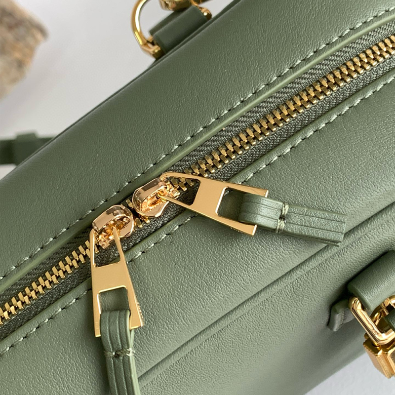 LOEWE Amazona 23 Handbag