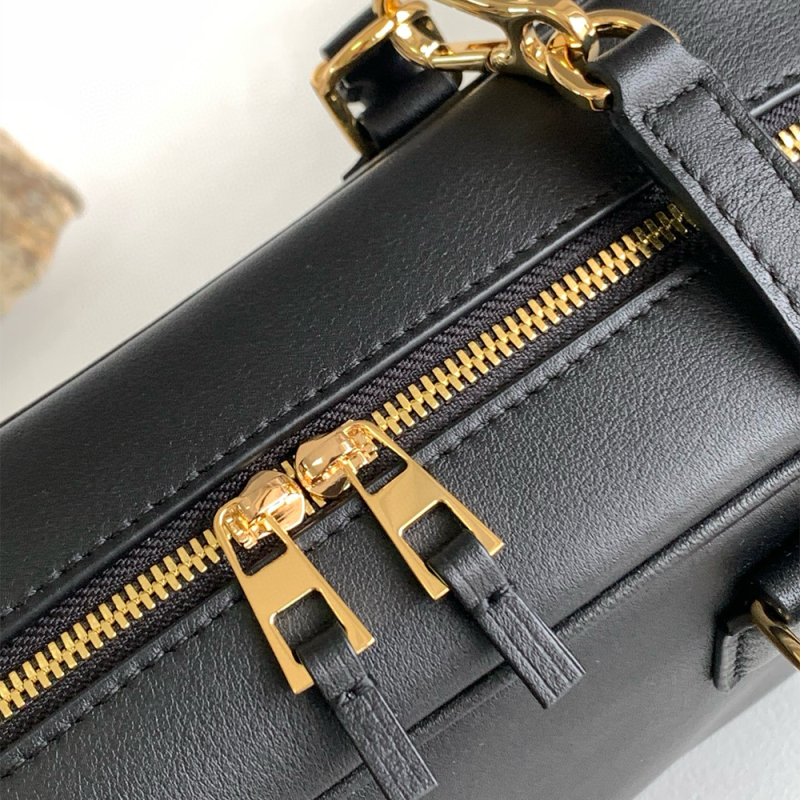 LOEWE Amazona 23 Handbag
