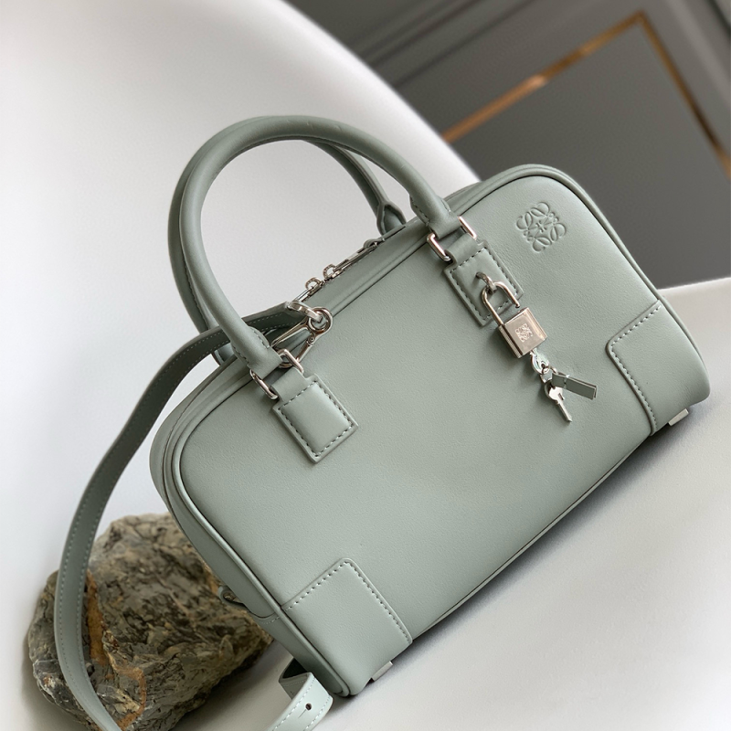 LOEWE Amazona 23 Handbag