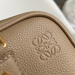 LOEWE Amazona 23 Handbag