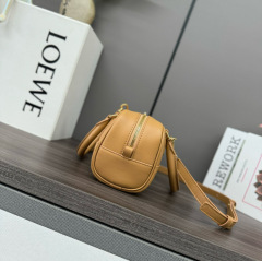 LOEWE Amazona 23 Cropped Bag