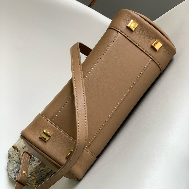 LOEWE Amazona 23 Handbag