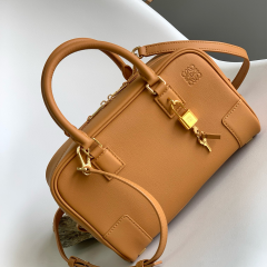 LOEWE Amazona 23 Handbag