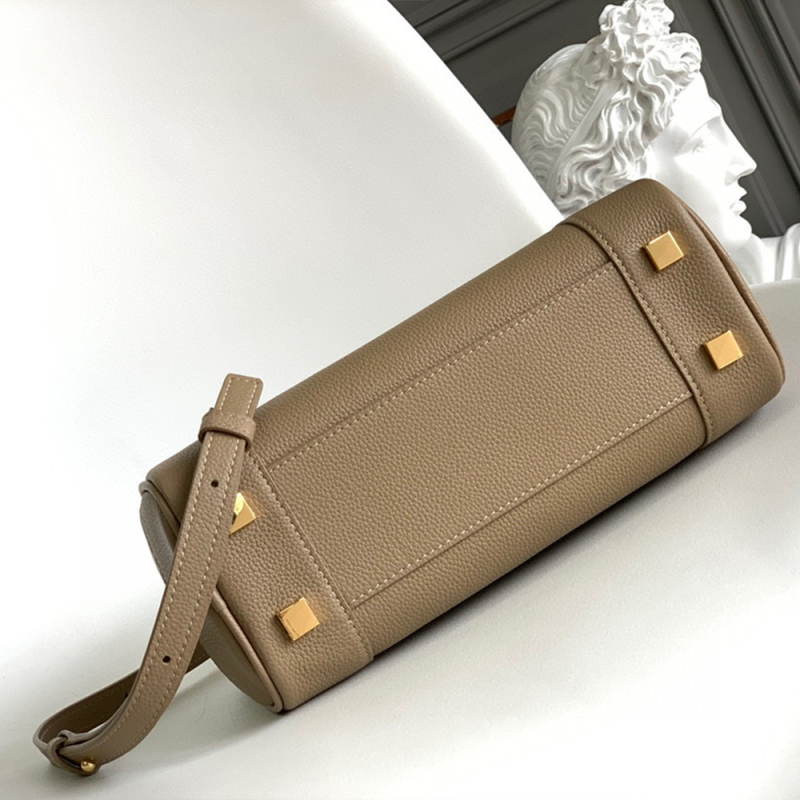 LOEWE Amazona 23 Handbag