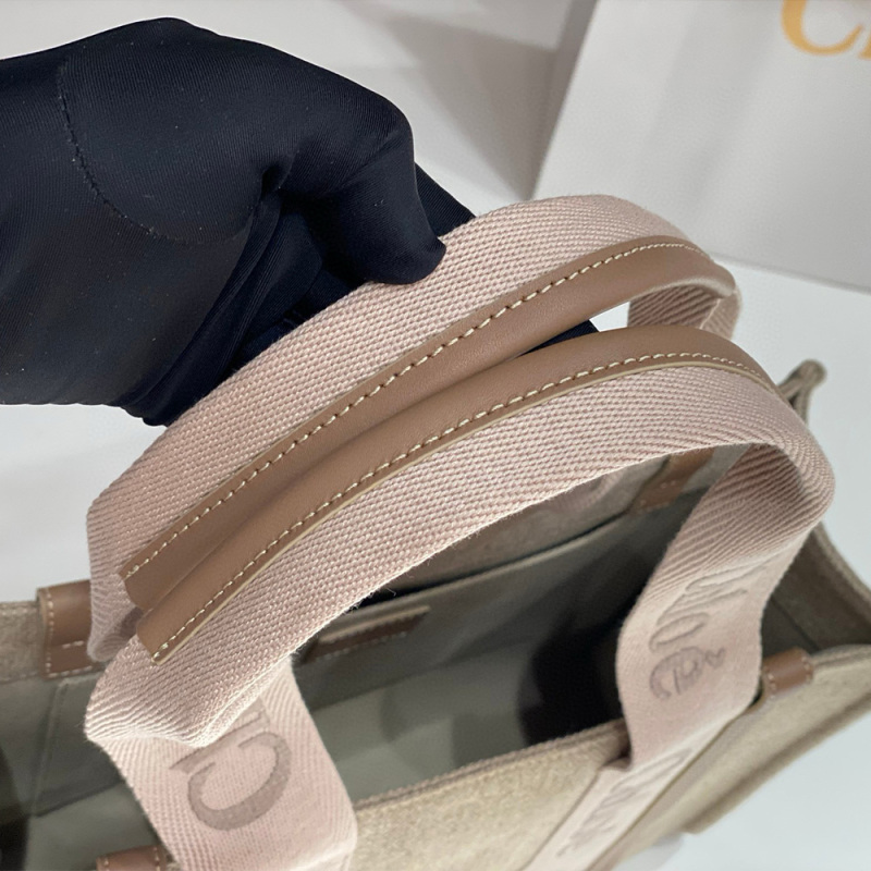 CHLOÉ WOODY TOTE BAG IN LINEN