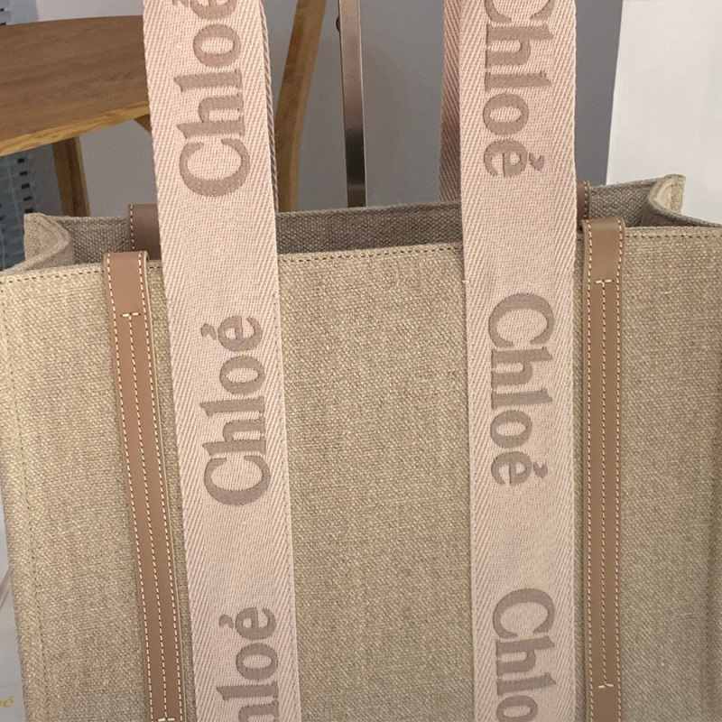 CHLOÉ WOODY TOTE BAG IN LINEN
