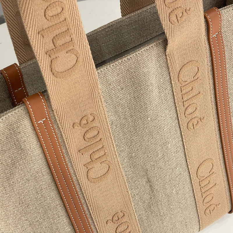 CHLOÉ LARGE WOODY TOTE BAG IN LINEN