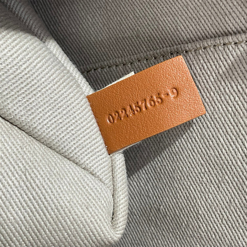 CHLOÉ LARGE WOODY TOTE BAG IN LINEN