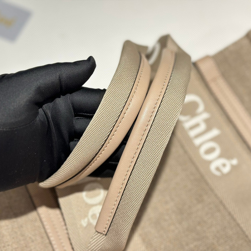 CHLOÉ WOODY TOTE BAG IN LINEN