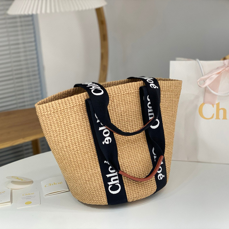 CHLOÉ LARGE WOODY BASKET IN NATURAL FIBERS