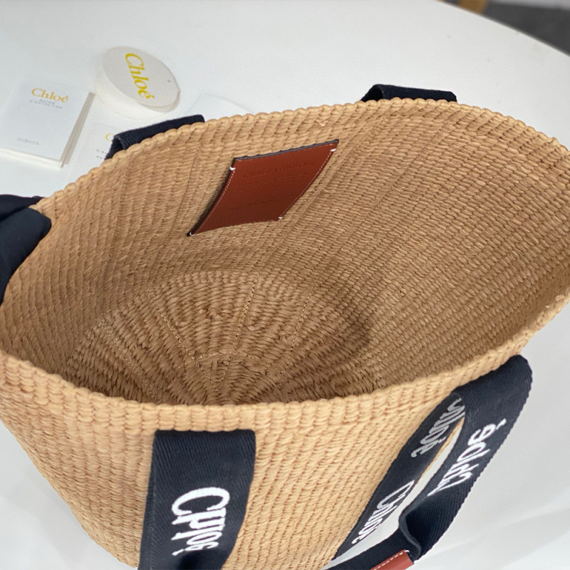 CHLOÉ LARGE WOODY BASKET IN NATURAL FIBERS