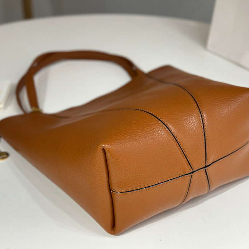 CHLOÉ SPIN TOTE BAG IN GRAINED LEATHER