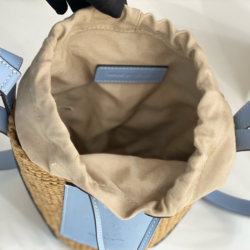 CHLOÉ SMALL WOODY BASKET IN NATURAL FIBERS