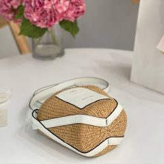 CHLOÉ SMALL WOODY BASKET IN NATURAL FIBERS