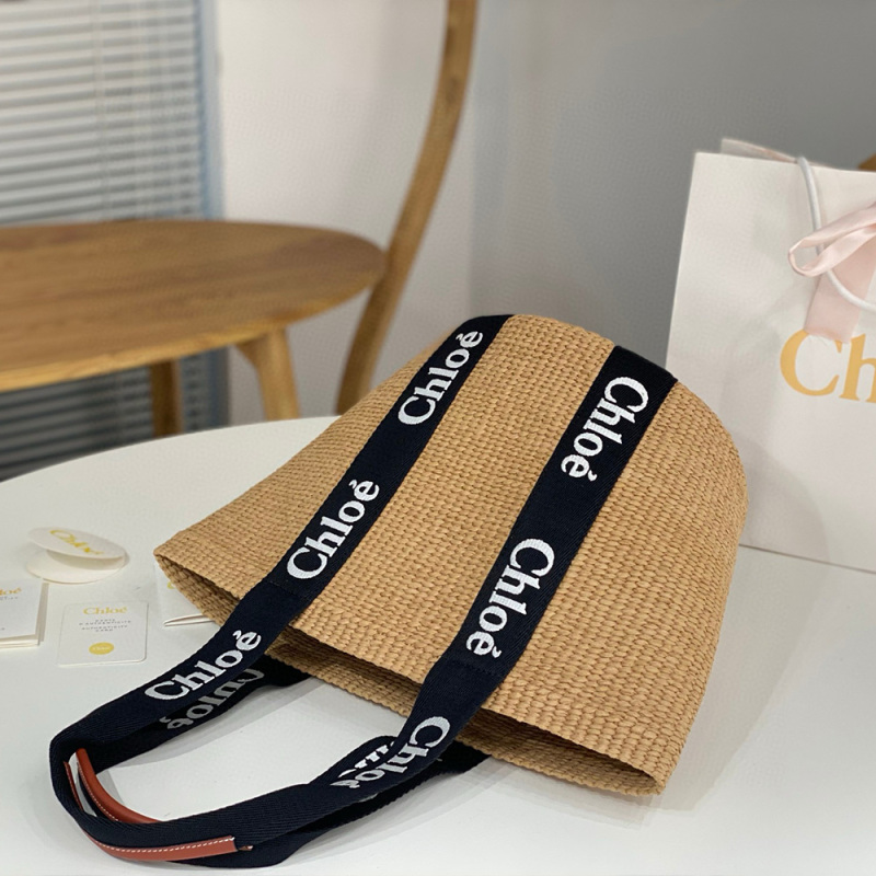 CHLOÉ LARGE WOODY BASKET IN NATURAL FIBERS