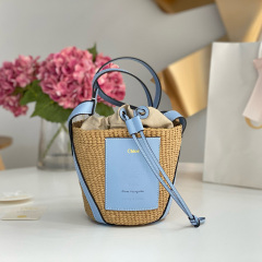 CHLOÉ SMALL WOODY BASKET IN NATURAL FIBERS