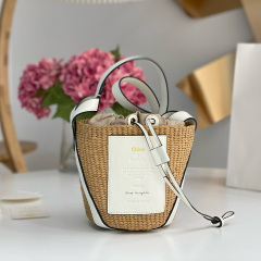 CHLOÉ SMALL WOODY BASKET IN NATURAL FIBERS