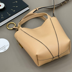 CHLOÉ SMALL CHLOÉ SPIN TOTE BAG IN GRAINED LEATHER