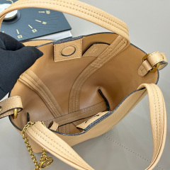 CHLOÉ SMALL CHLOÉ SPIN TOTE BAG IN GRAINED LEATHER