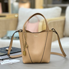 CHLOÉ SMALL CHLOÉ SPIN TOTE BAG IN GRAINED LEATHER