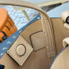 CHLOÉ SMALL CHLOÉ SPIN TOTE BAG IN GRAINED LEATHER