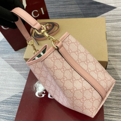 GUCCI GG Emblem small bucket bag