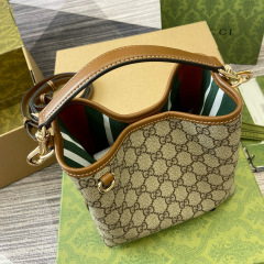 GUCCI GG Emblem small bucket bag