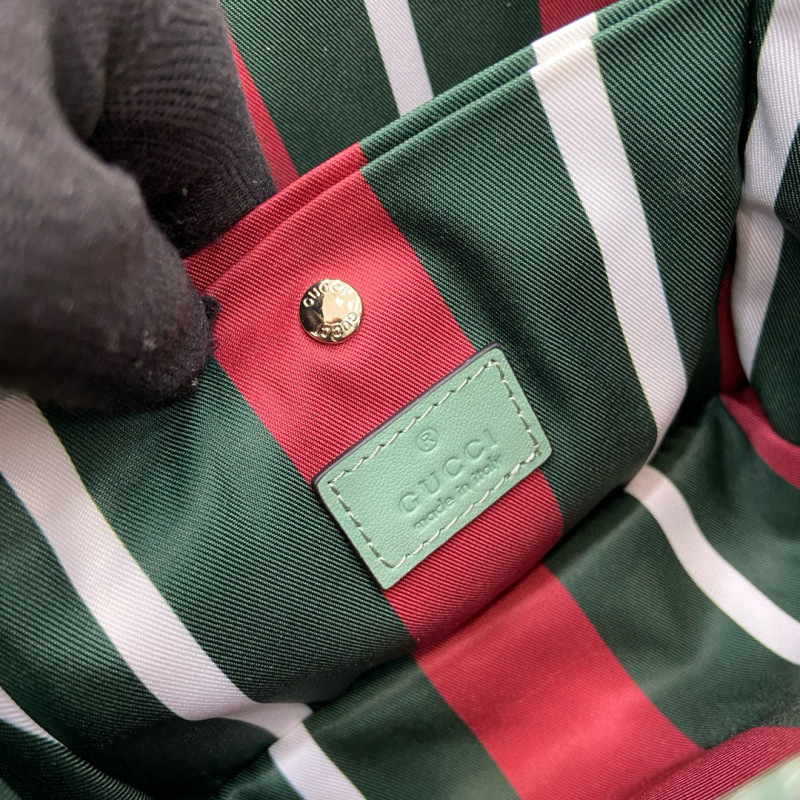GUCCI GG Emblem small bucket bag