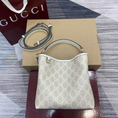 GUCCI GG Emblem small bucket bag