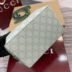 GUCCI GG Emblem small bucket bag