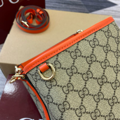 GUCCI GG Emblem small bucket bag