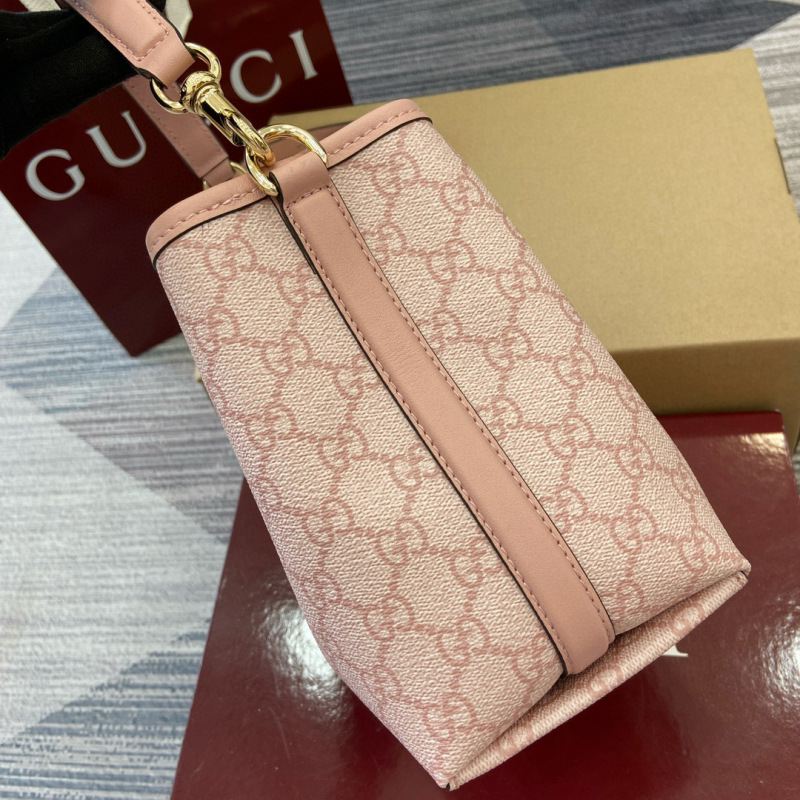 GUCCI GG Emblem small bucket bag