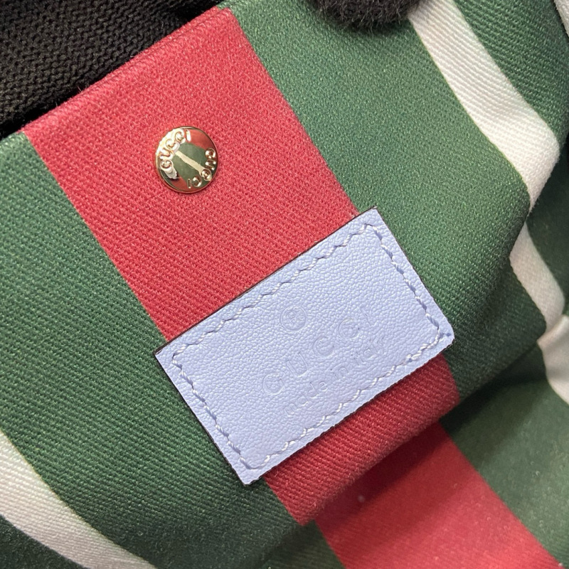 GUCCI GG Emblem small bucket bag