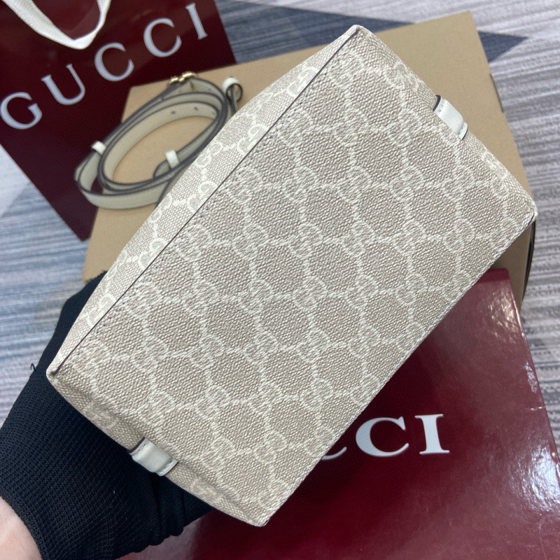 GUCCI GG Emblem small bucket bag