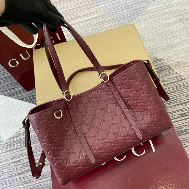 GUCCI GG Emblem medium tote bag