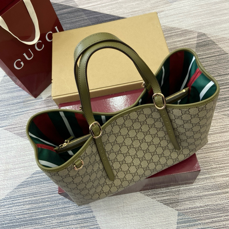 GUCCI GG Emblem large tote bag