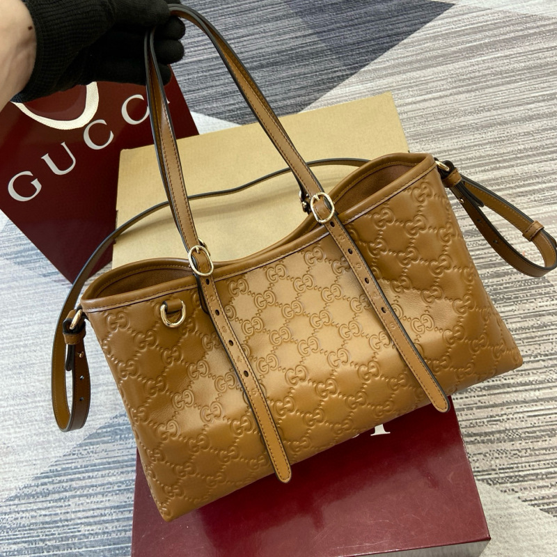 GUCCI GG Emblem medium tote bag