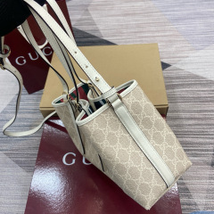 GUCCI GG Emblem medium tote bag