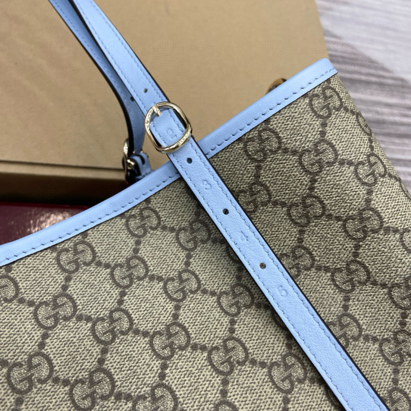 GUCCI GG Emblem medium tote bag