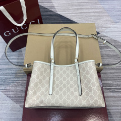 GUCCI GG Emblem medium tote bag
