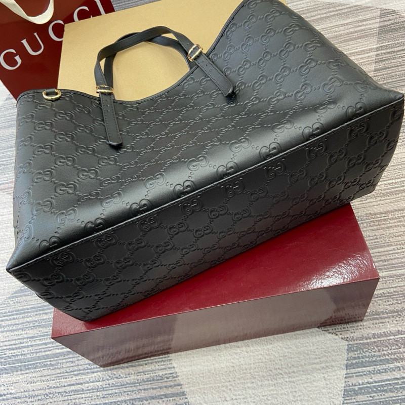GUCCI GG Emblem large tote bag